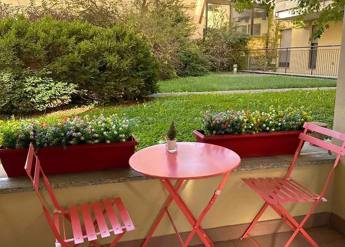 Laura S Garden - Romantic Place And Private Parking
