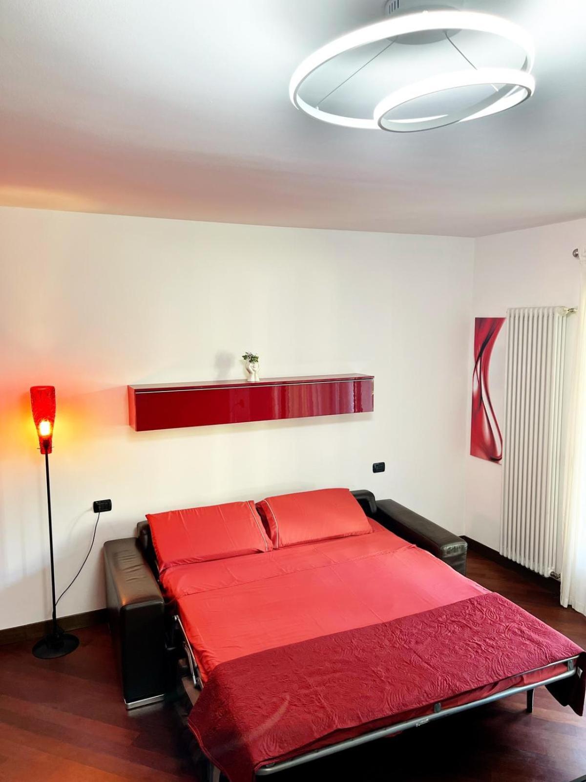 Laura S Garden - Romantic Place And Private Parking Mailand
