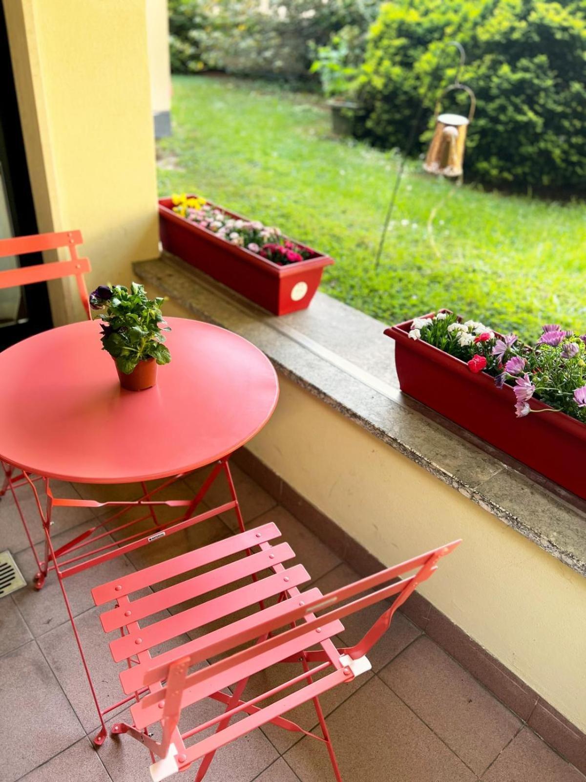 Laura S Garden - Romantic Place And Private Parking Apartment Mailand